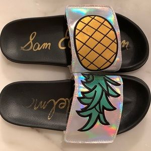 Sam Edelman slides in size 4 kids metallic with pineapple